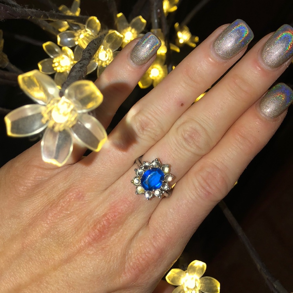 ❌SOLD❌Sapphire Gemstone and Crystal Flower Ring